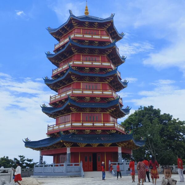 Pesona Pagoda di Biak, Ikon Baru Umat Buddha di Biak yang Memukau